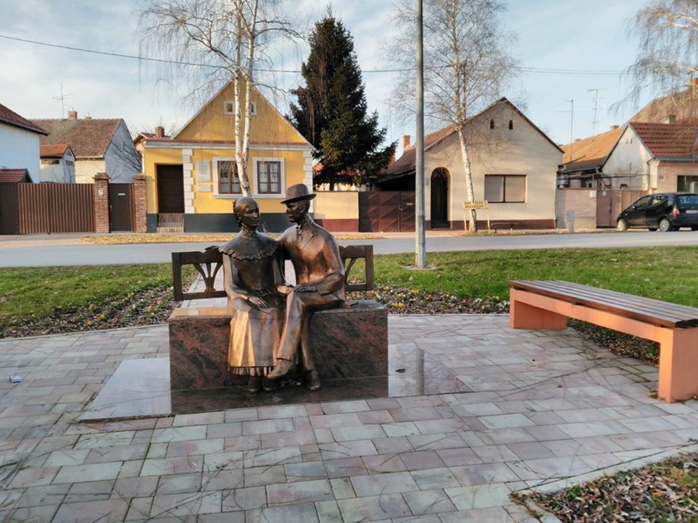 Spomenik Ivanu Kozarcu